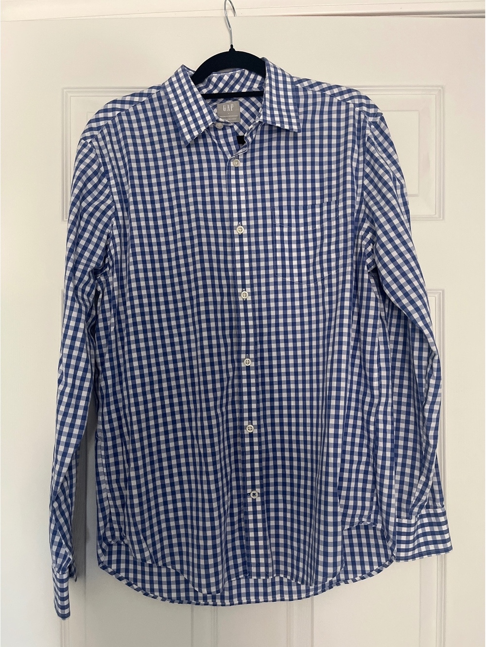GAP Men's Wrinkle-Resistant Blue and White Gingham Button-Up Shirt Large